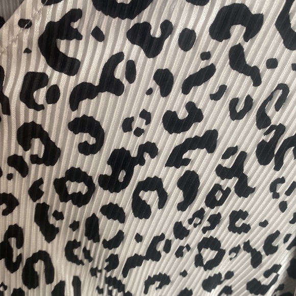 Zara black and white animal print long sleeve - Picture 4 of 5